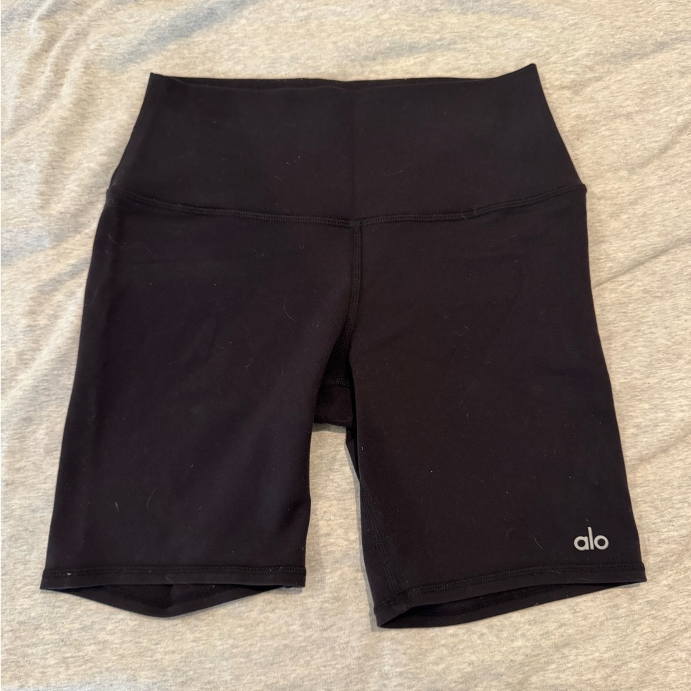 Alo 5” airbrush black shorts size small